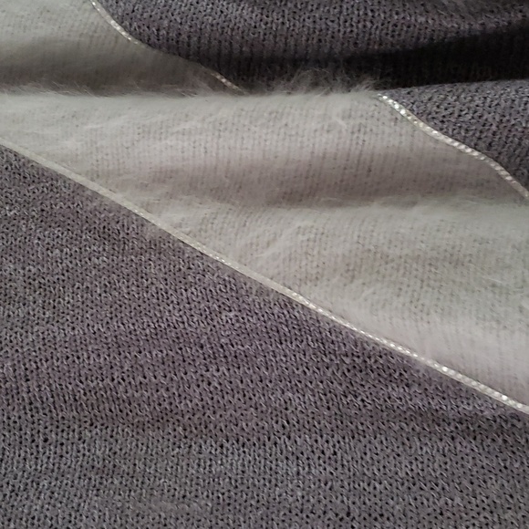 Gray sweater - Picture 2 of 3